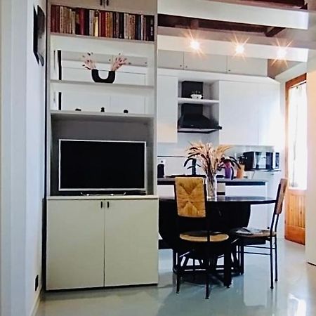Historic Center Apartment With Private Garage Montalcino Exterior photo